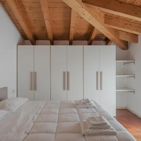 Grezze 12 Apartment