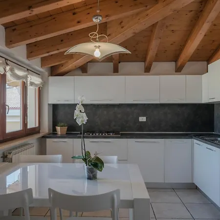Grezze 12 Apartment *
