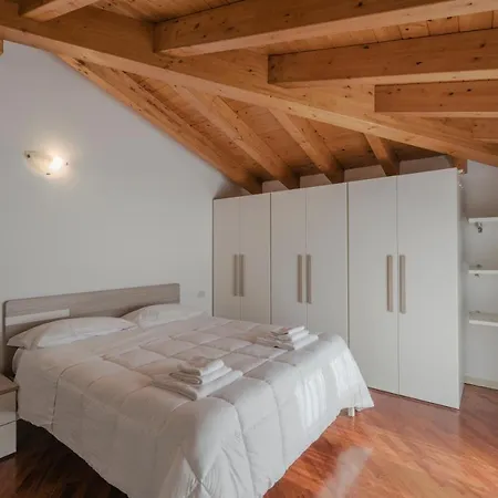 Apartment Grezze 12 Desenzano del Garda