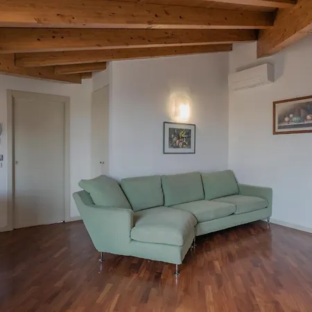 Grezze 12 Apartment